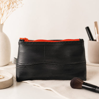 trousse de maquillage Récup'Osons en chambre à air orange